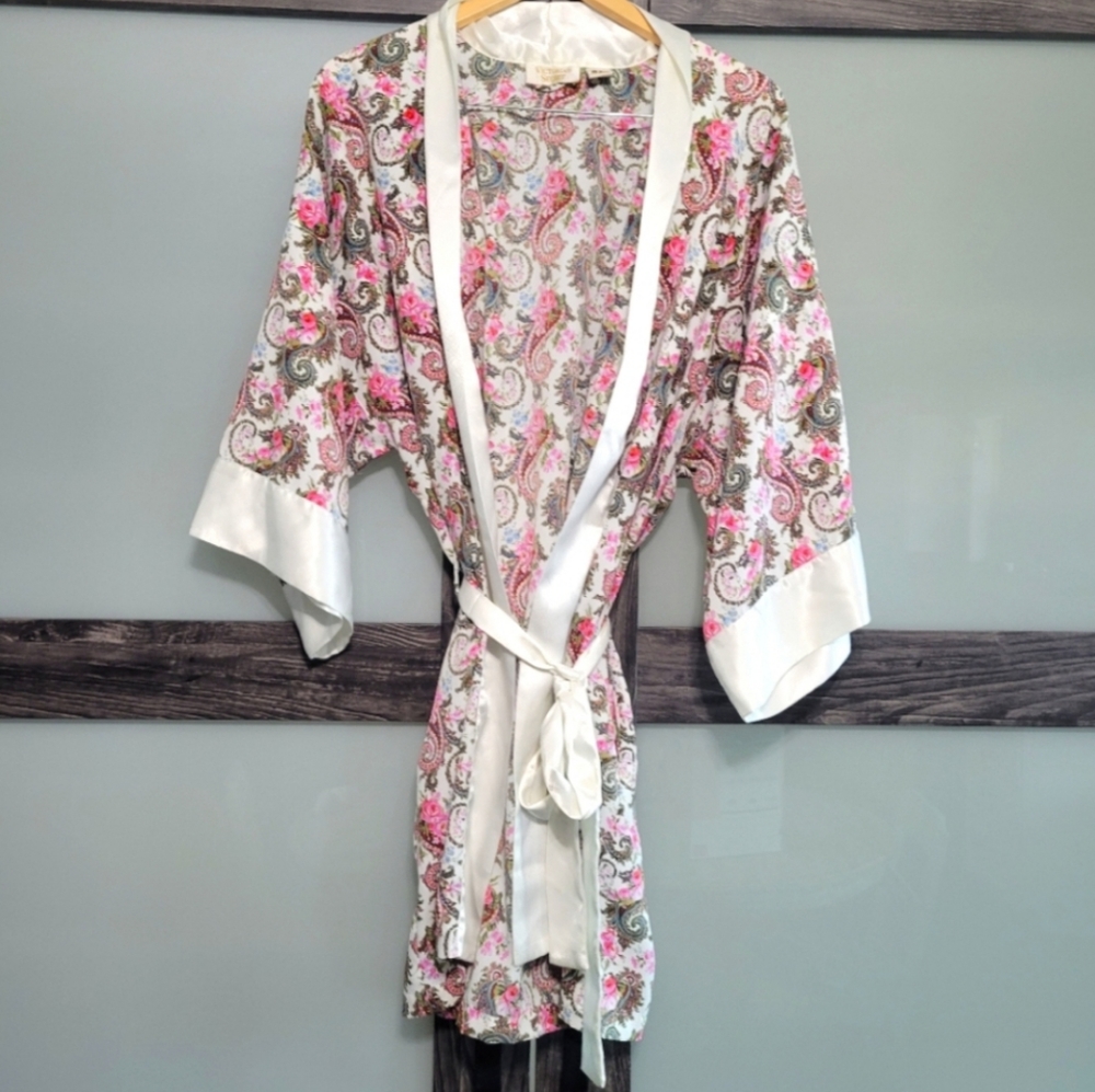 Vintage Victoria's Secret Paisley robe gold label
